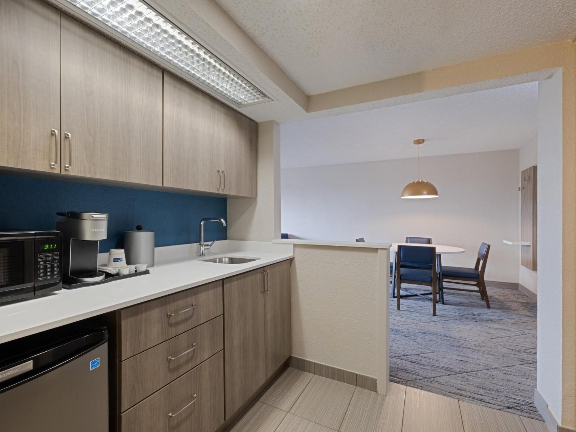 Holiday Inn Express Hotel & Suites Ft. Lauderdale-Plantation By Ihg Exterior photo